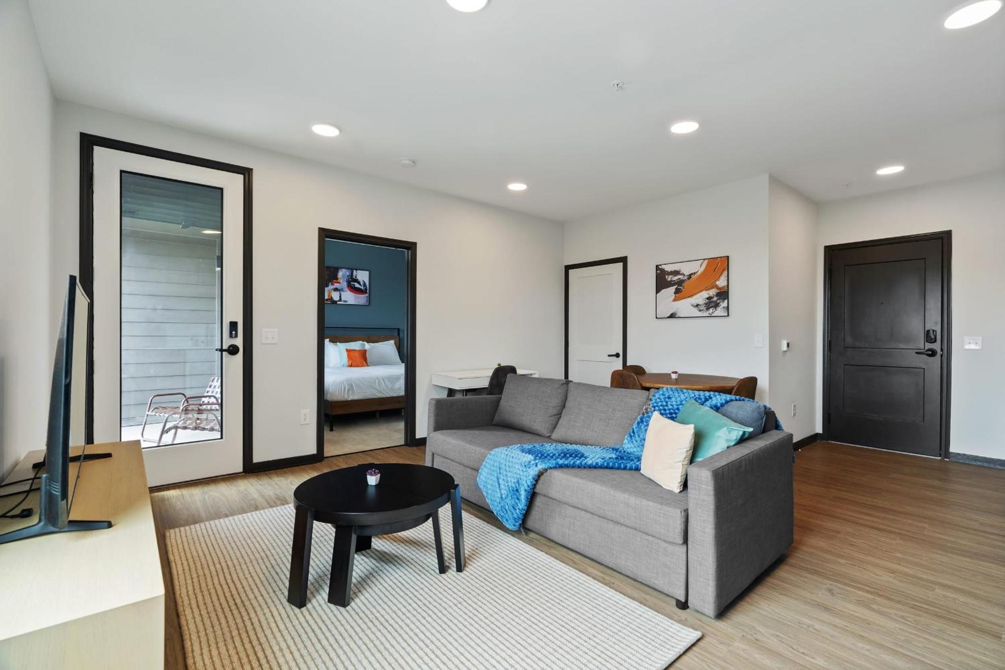 Apartment Cozysuites On Mass With Garage Parking #8 Indianapolis