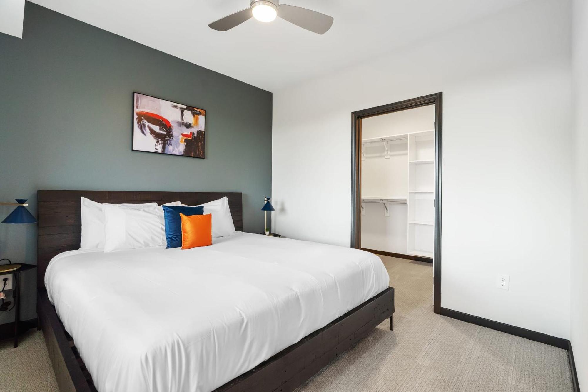 Apartment Cozysuites On Mass With Garage Parking #3 Indianapolis
