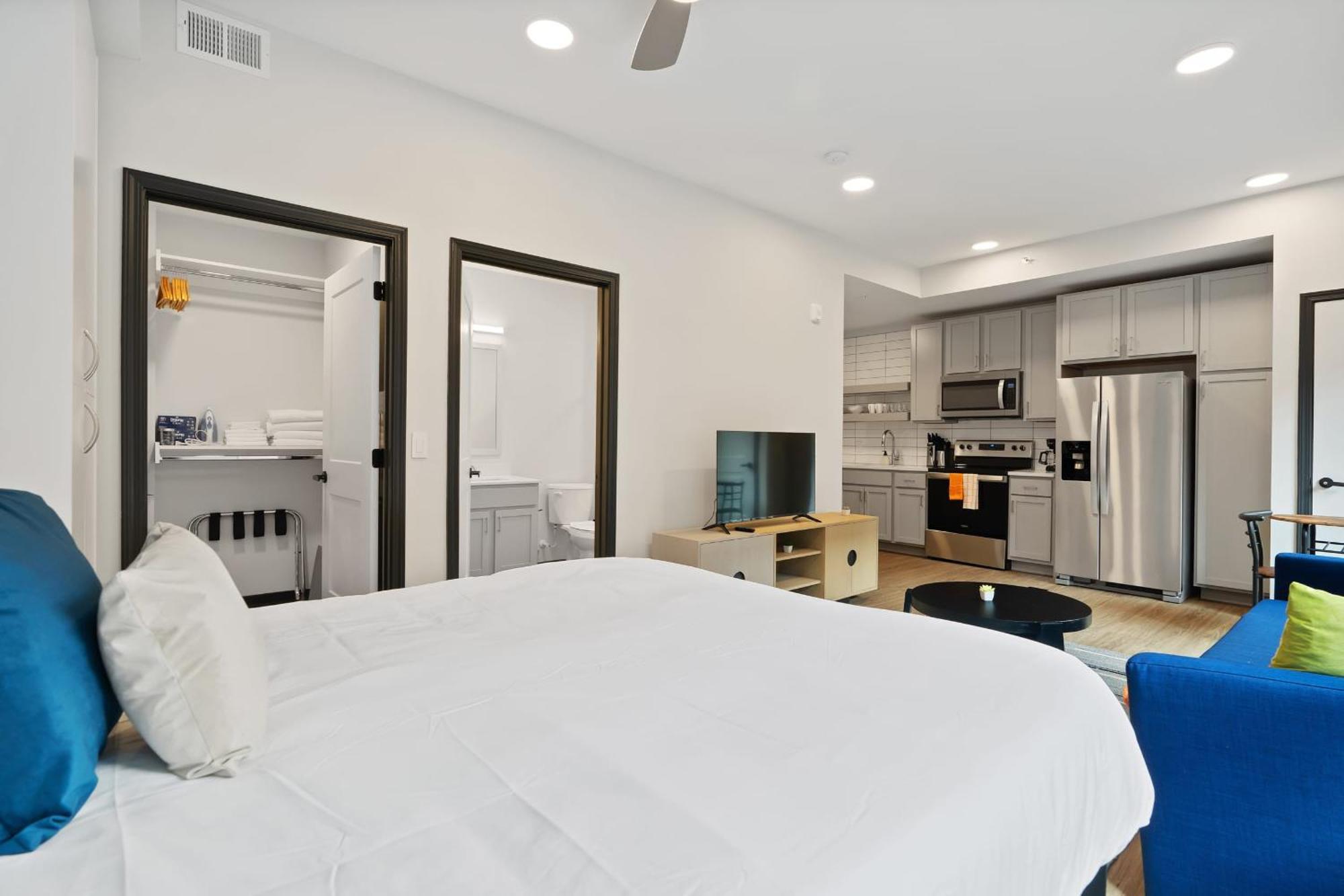 Cozysuites On Mass With Garage Parking #15 Apartment Indianapolis