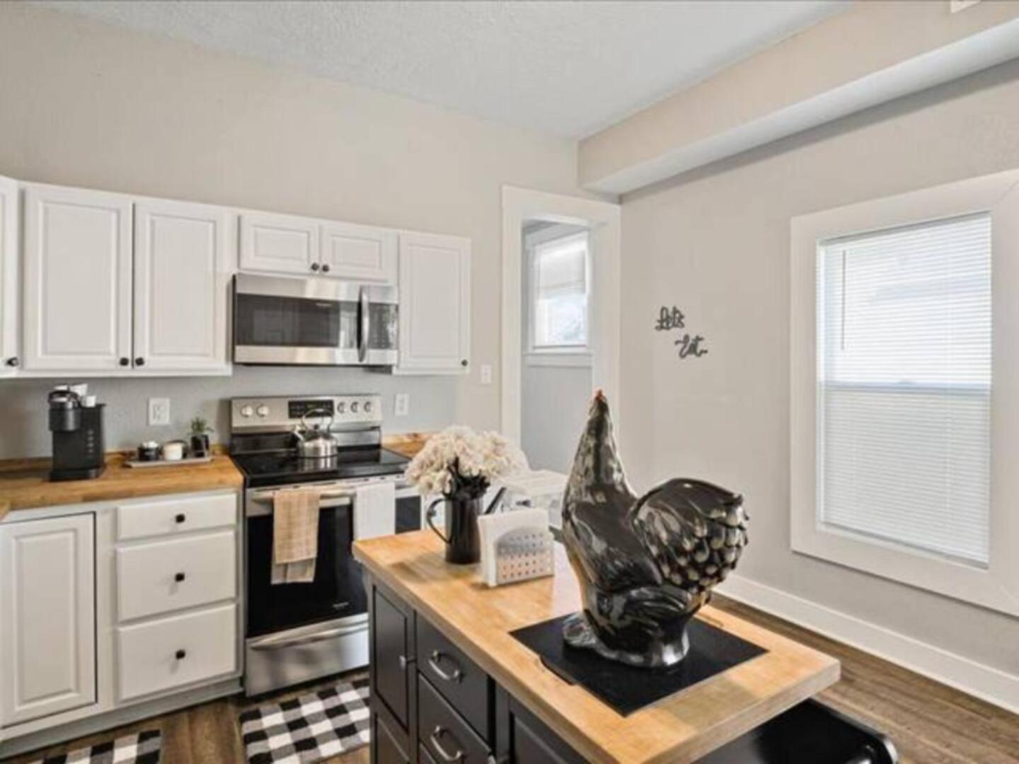 King Bed-sleep 8-baby-fireplace-laundry *