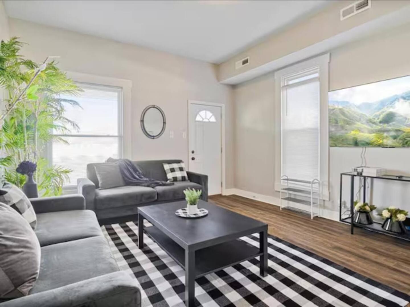 King Bed-sleep 8-baby-fireplace-laundry *