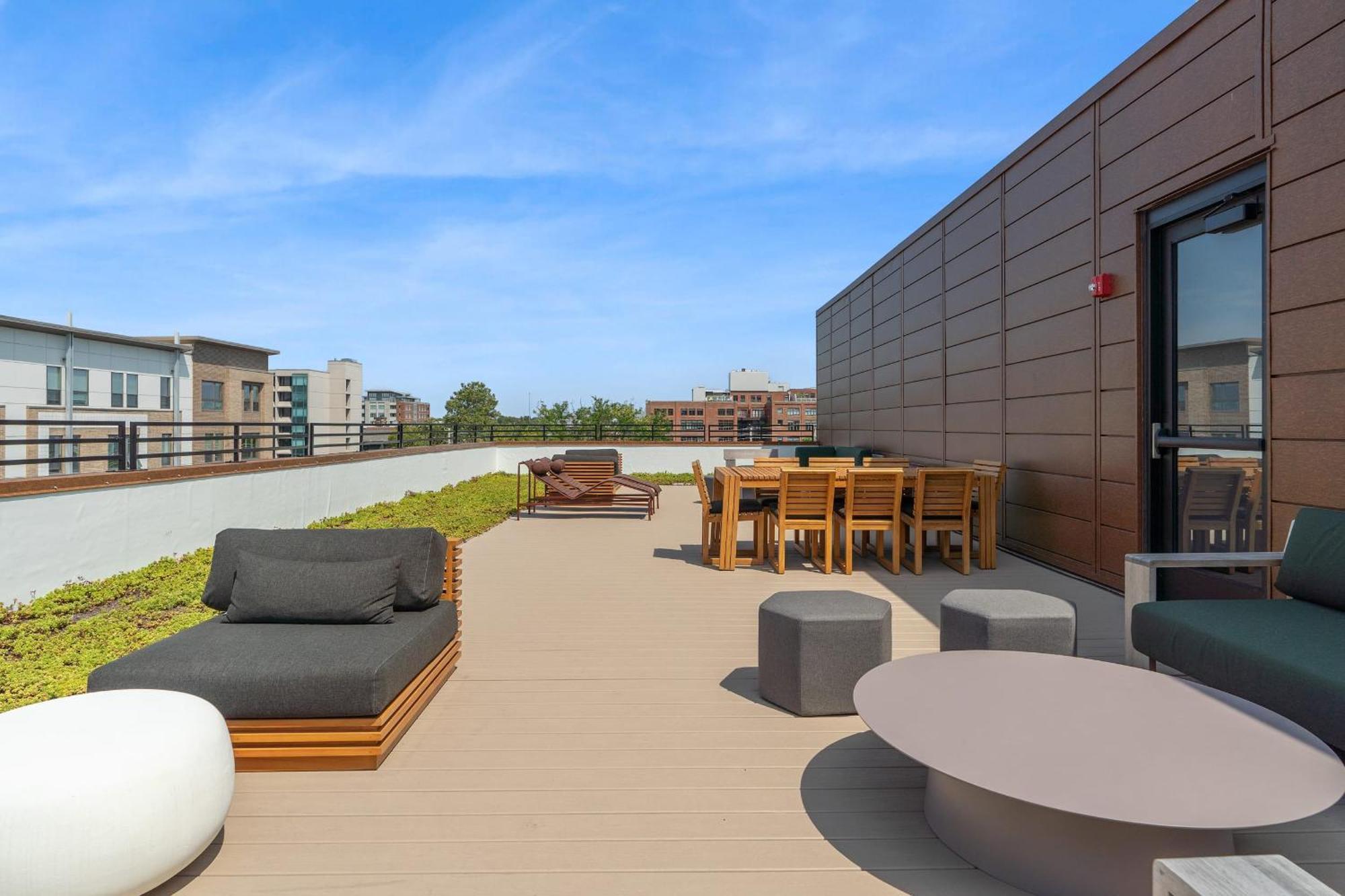 Cozysuites On Mass With Garage Parking #3 Apartment