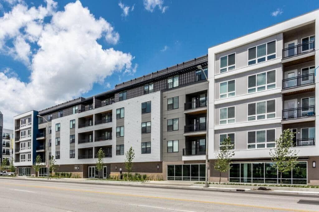 Apartment In The Center Of Downtown By Cozysuites *