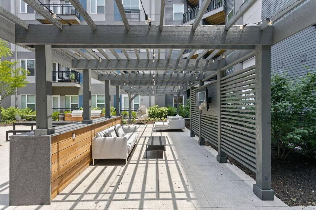 Apartment In The Center Of Downtown By Cozysuites
