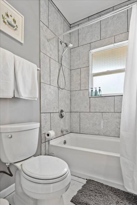 Convenient - Pet And Baby - Near Convention And Hospital Apartment *