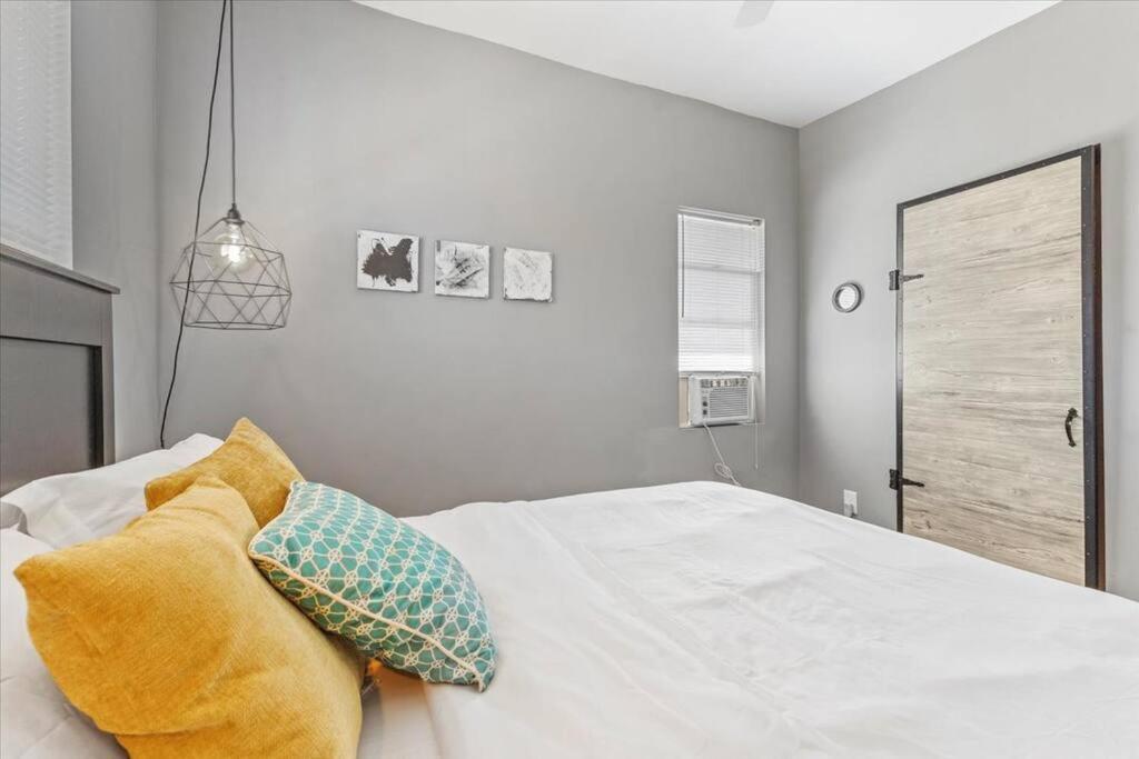 Convenient - Pet And Baby - Near Convention And Hospital *