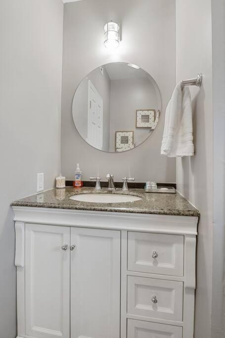 Apartment Pet&baby Friendly 2br W- In-unit Laundry Wifi