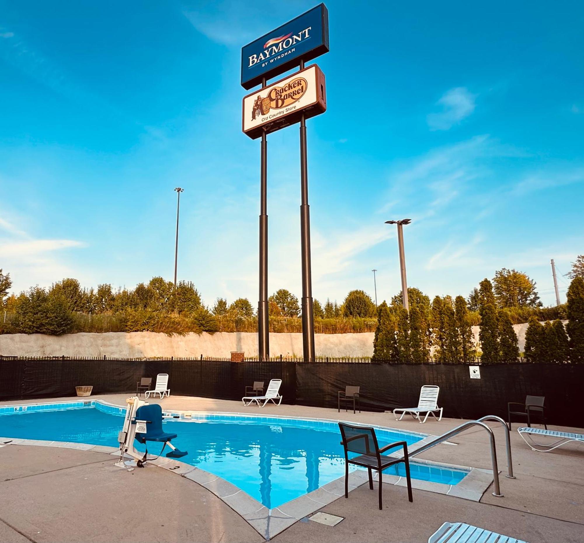 Hotel Baymont By Wyndham South 2*