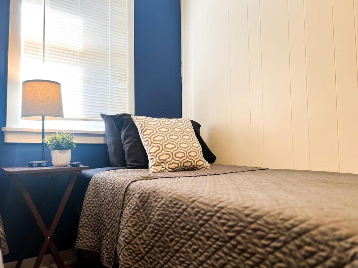 Sleeps 21 8 Bedroom With 16 Beds And Large Driveway Wifi * Indianapolis