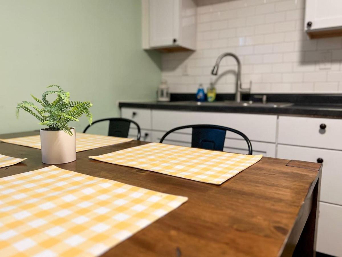 Sleeps 21 8 Bedroom With 16 Beds And Large Driveway Wifi Holiday home