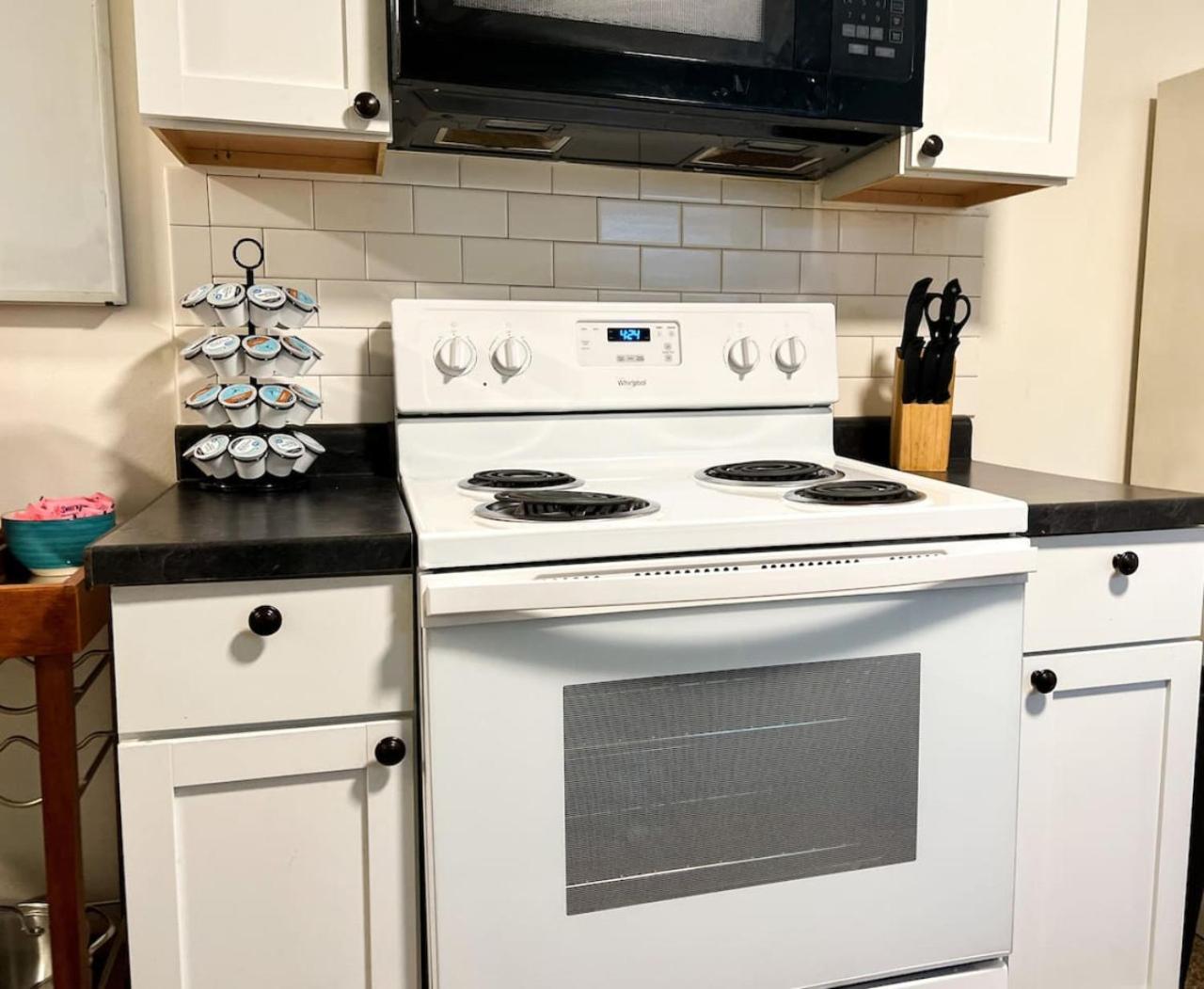 Sleeps 21 8 Bedroom With 16 Beds And Large Driveway Wifi Holiday home Indianapolis