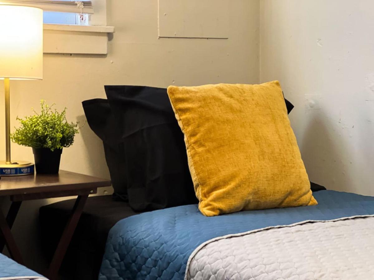 Sleeps 21 8 Bedroom With 16 Beds And Large Driveway Wifi Holiday home *