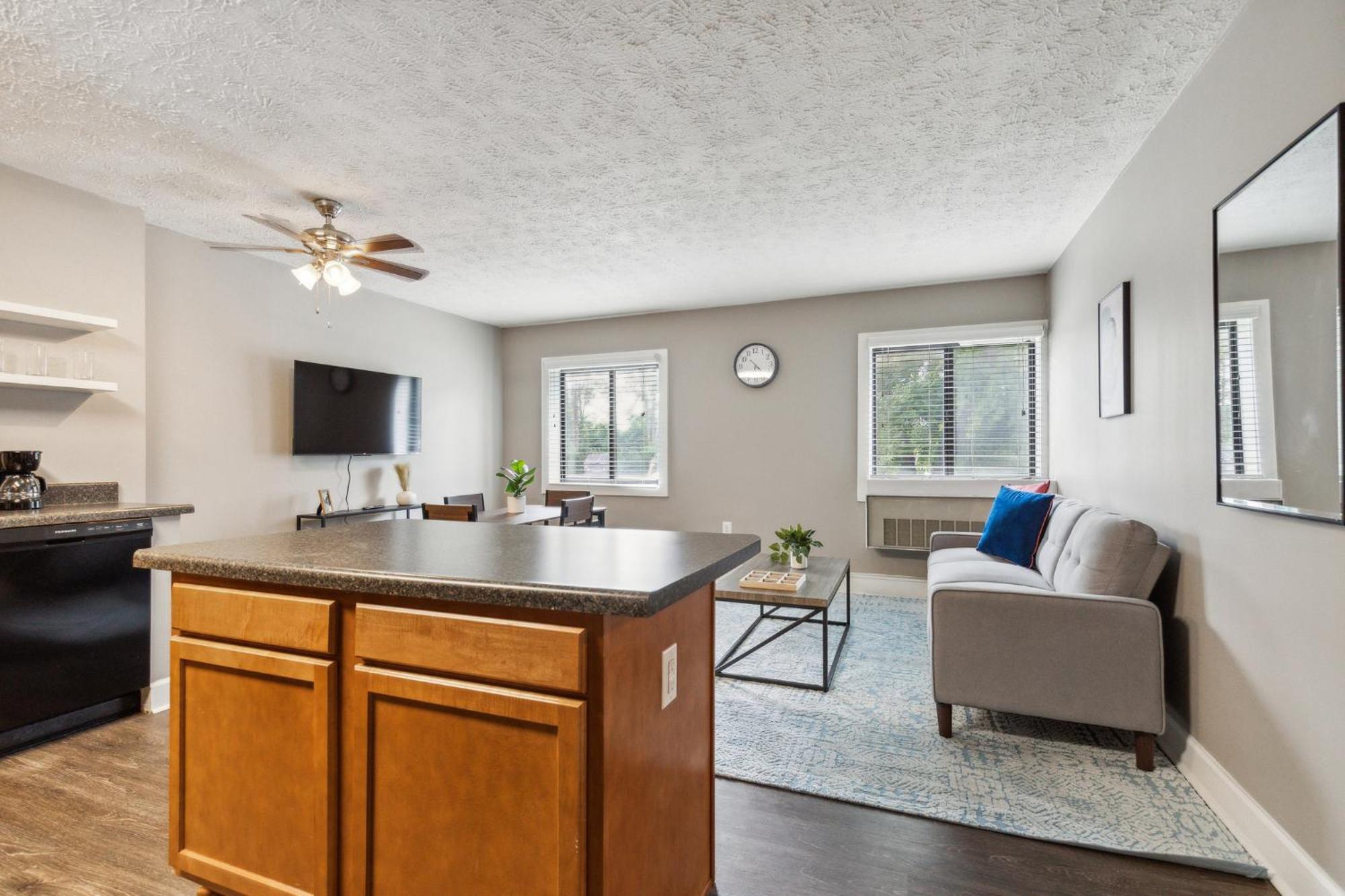 River West 104 I Modern & Elegant Indianapolis