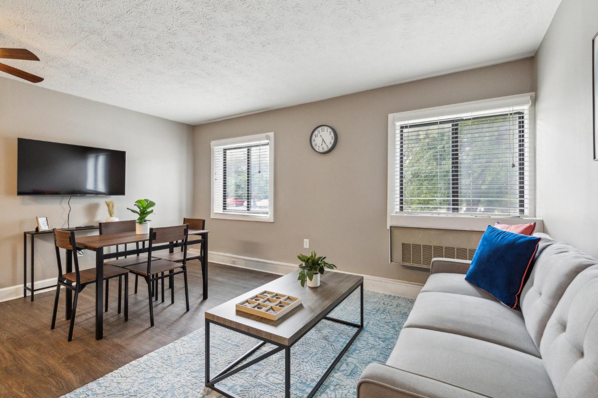 River West 104 I Modern & Elegant Apartment Indianapolis