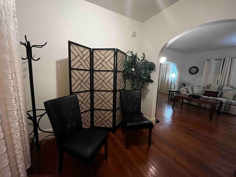 Holiday home Comfortable 2-bdrm Spacious With Wifi & Patio