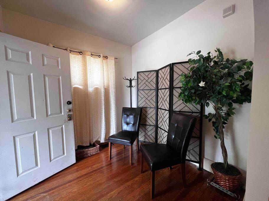 Comfortable 2-bdrm Spacious With Wifi & Patio *