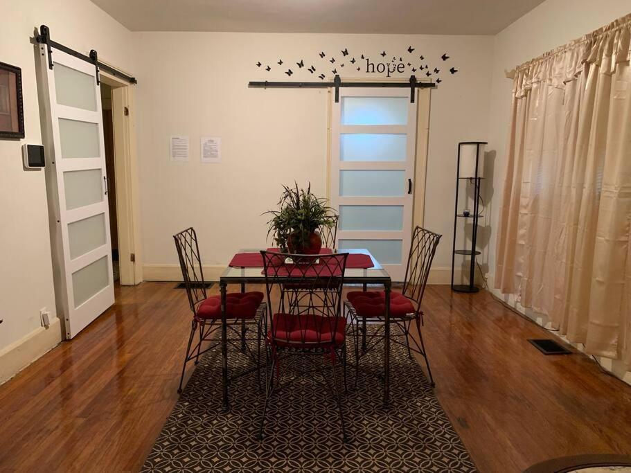 Comfortable 2-bdrm Spacious With Wifi & Patio Holiday home Indianapolis