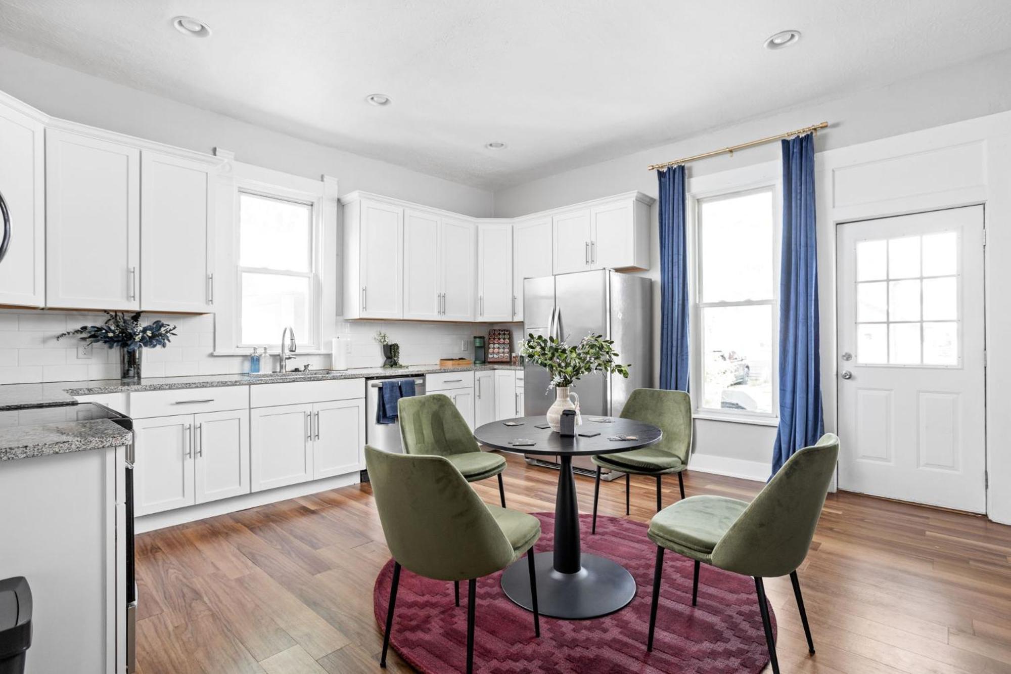Apartment Beautiful House Near Downtown And Fountain Square 4bd Bbq Games Firepit