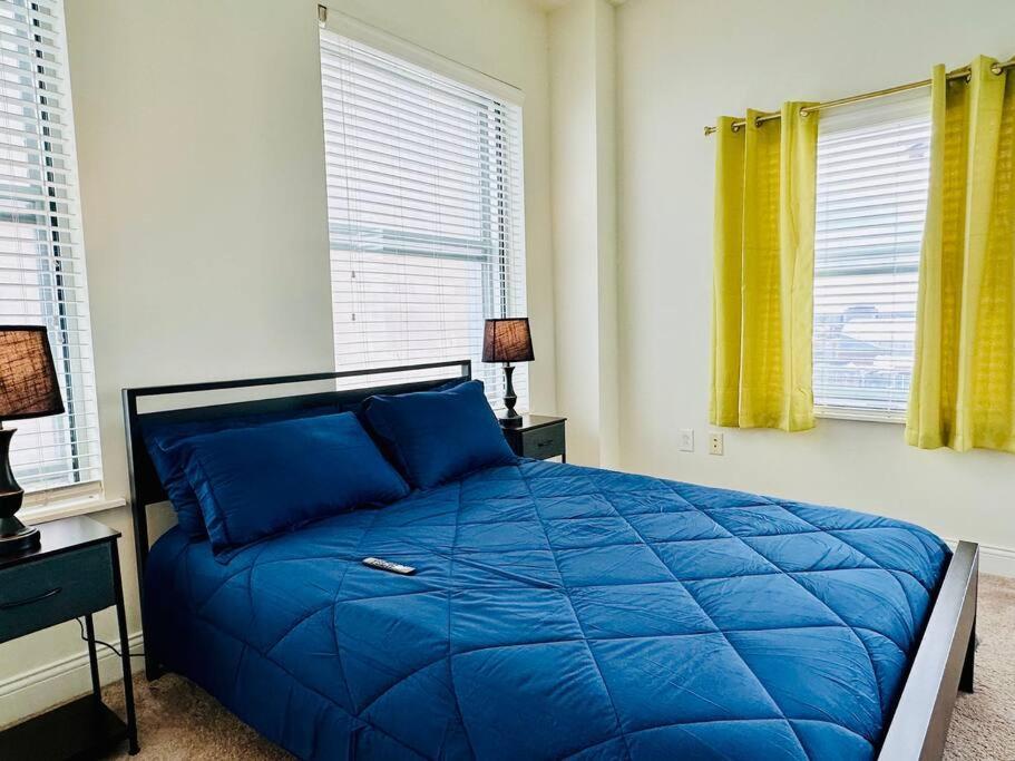 Downtown Penthouse W View Apartment