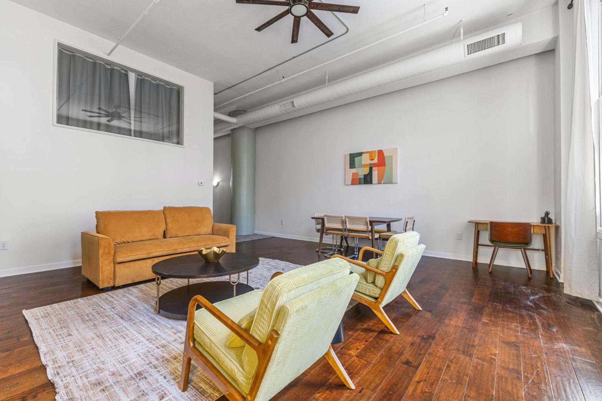 Apartment Downtown 2br Loft Short Walk To Convention Centers