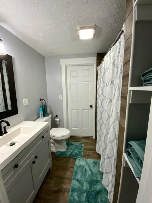 Spacious & Great Location! 4-5 Bedrooms Indianapolis