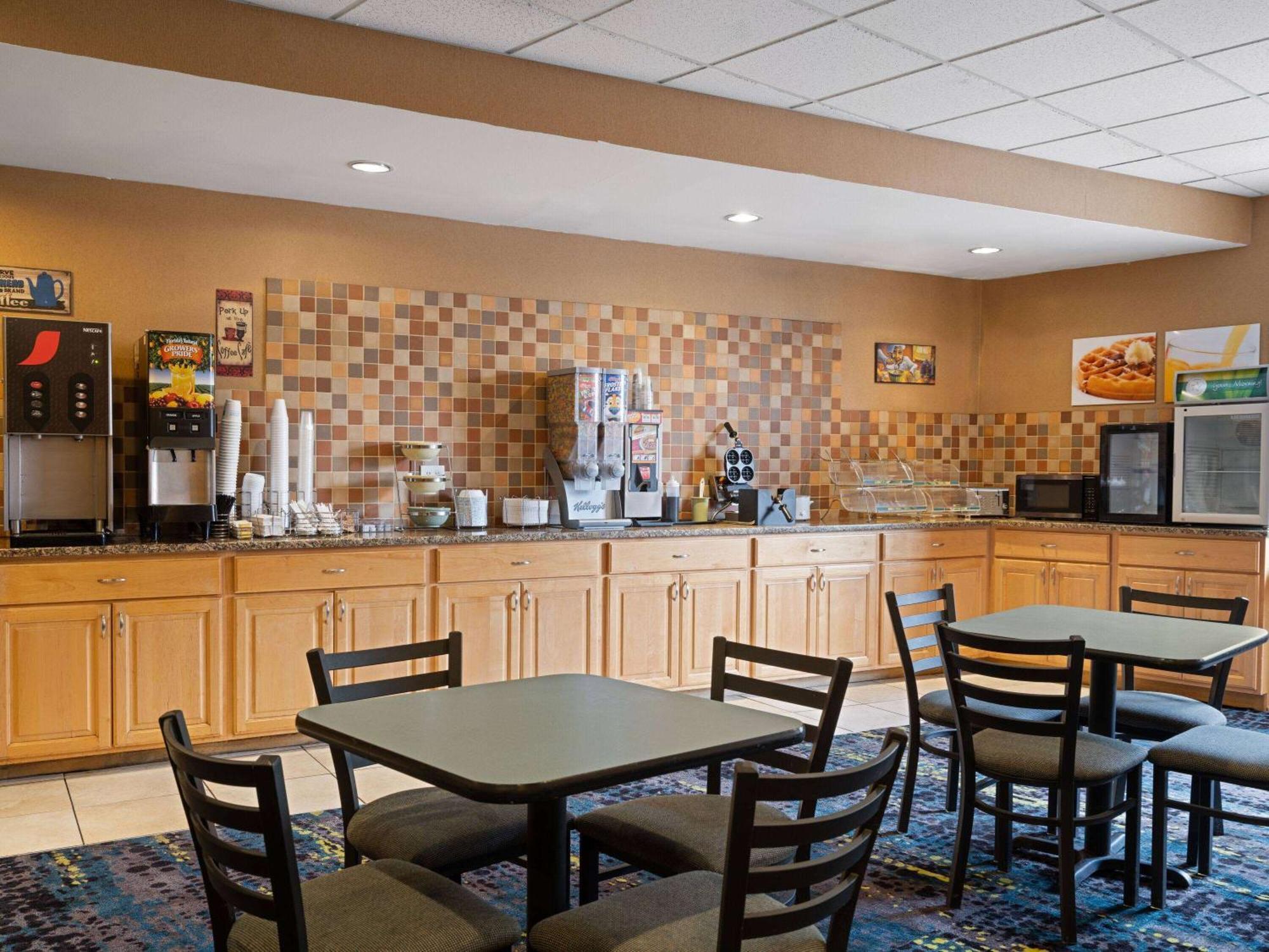 Baymont By Wyndham East Hotel Indianapolis