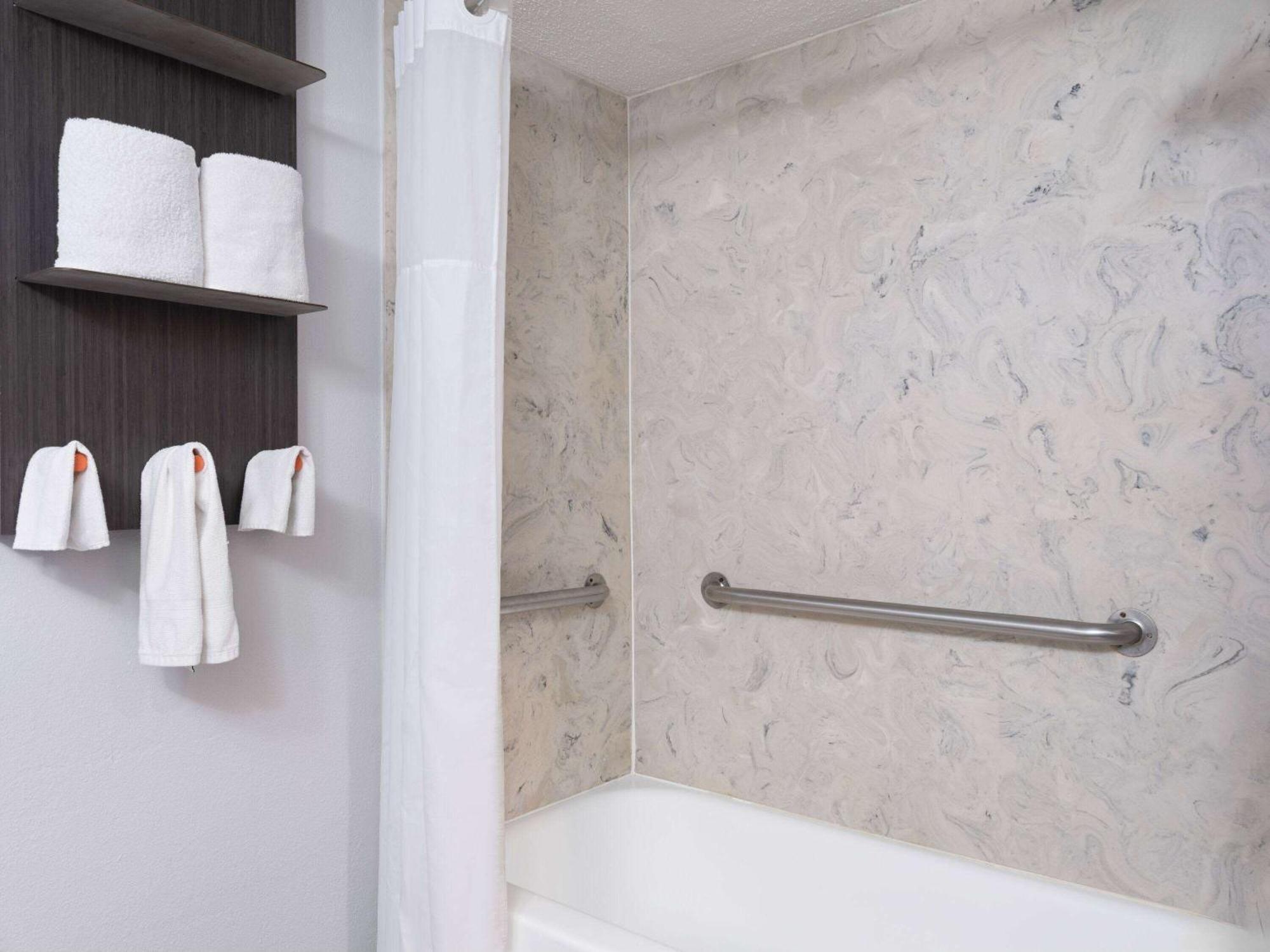 Baymont By Wyndham East Hotel Indianapolis