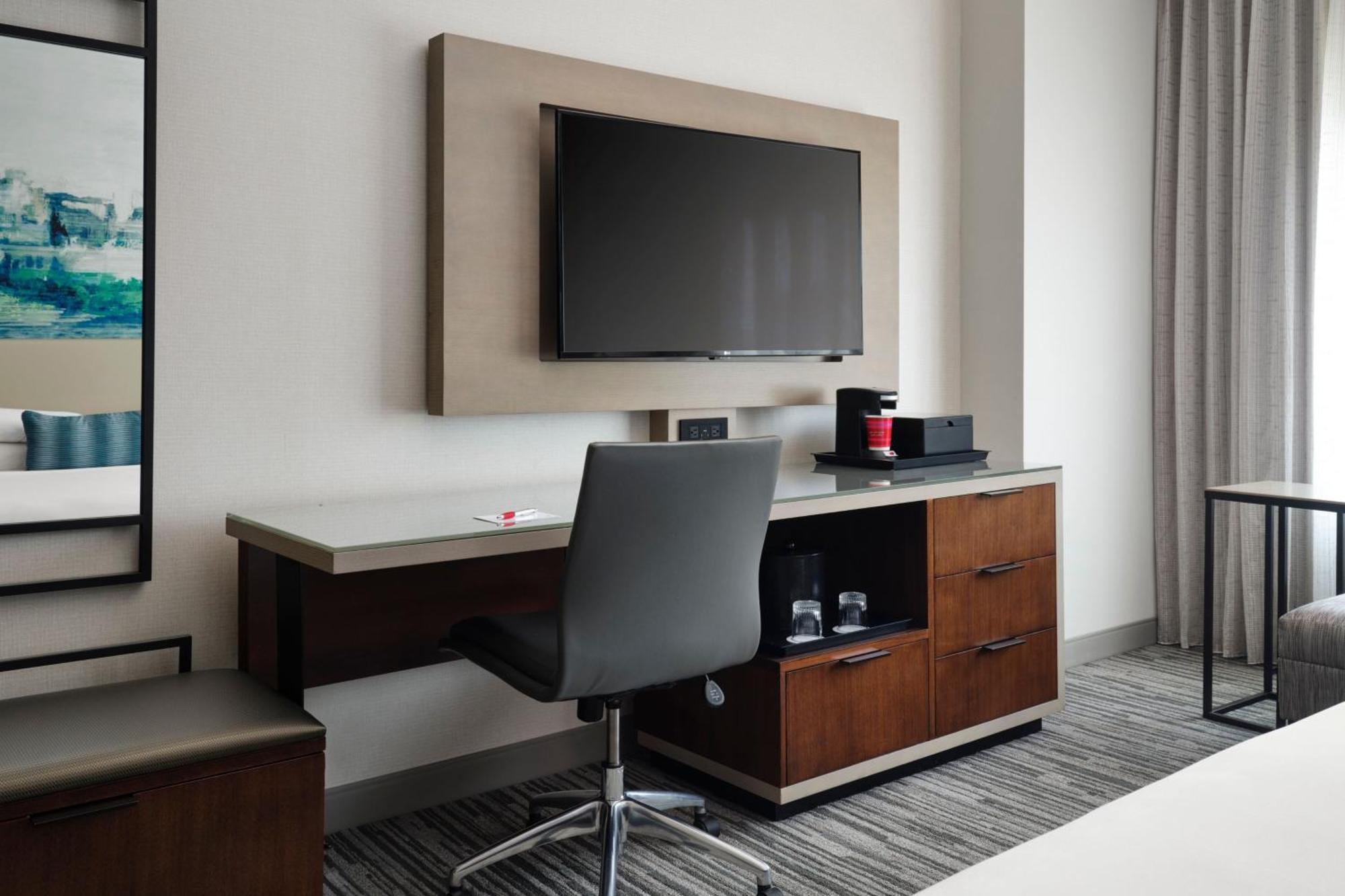 Marriott Downtown Hotel 4*