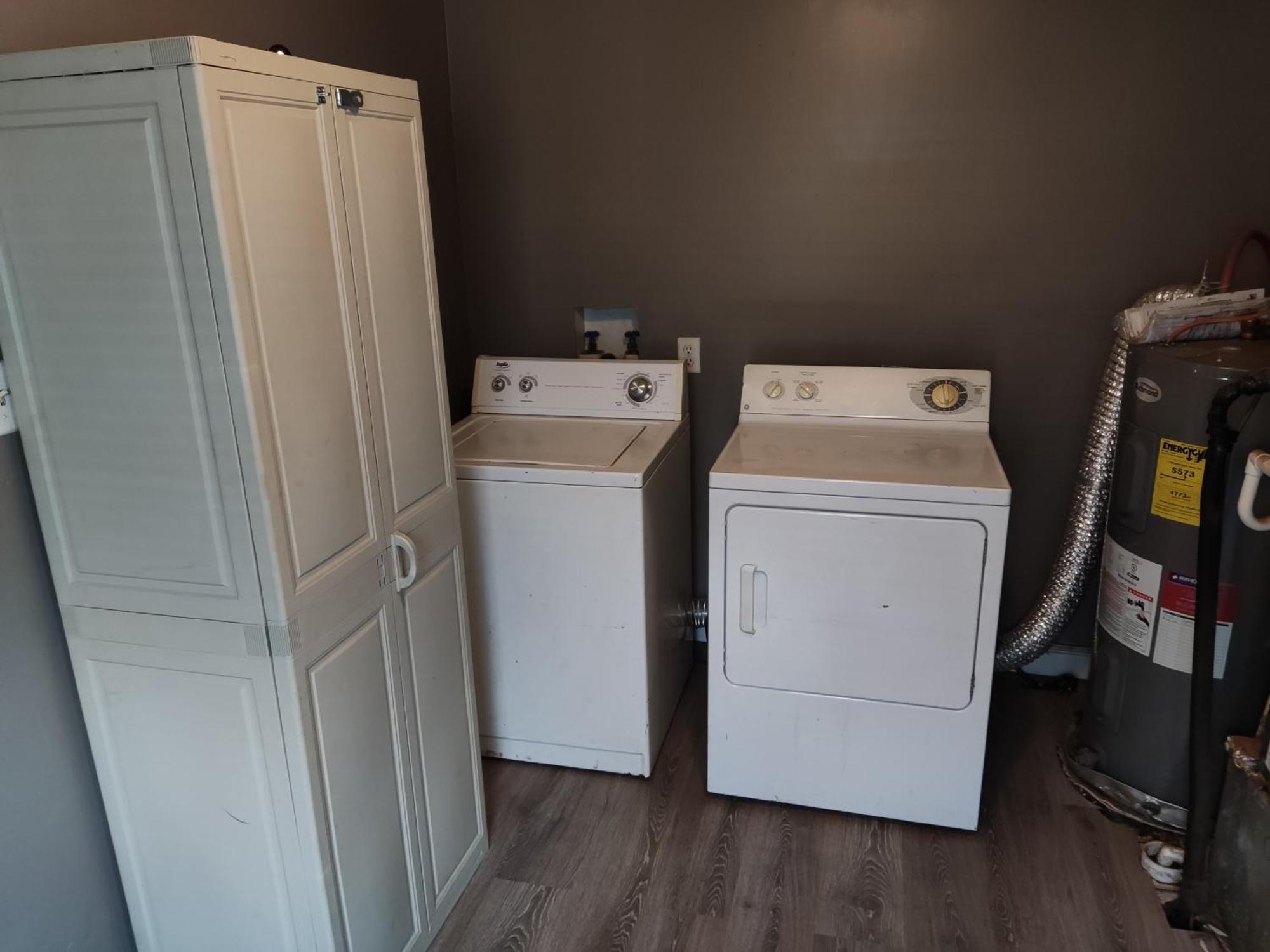 Not In Service Lights Hideaway- 3br Near Downtown Indy Inn Indianapolis