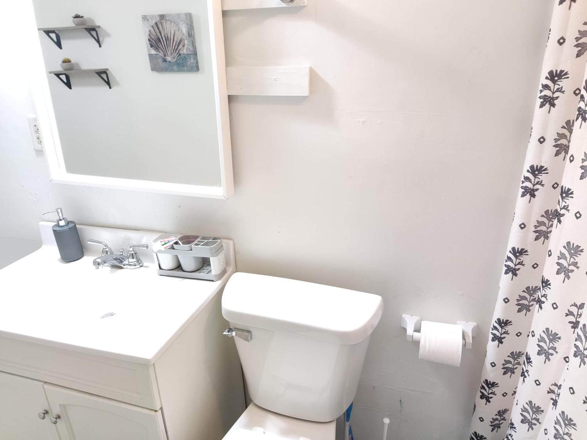 Not In Service Lights Hideaway- 3br Near Downtown Indy Inn Indianapolis