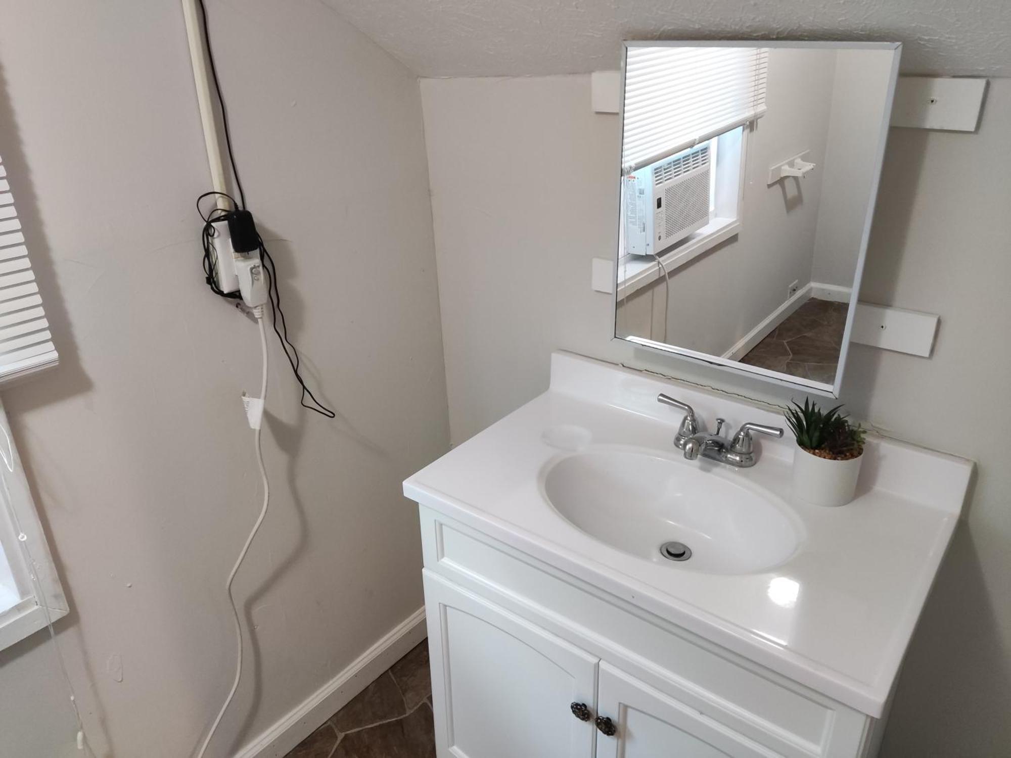 Inn Not In Service Lights Hideaway- 3br Near Downtown Indy *