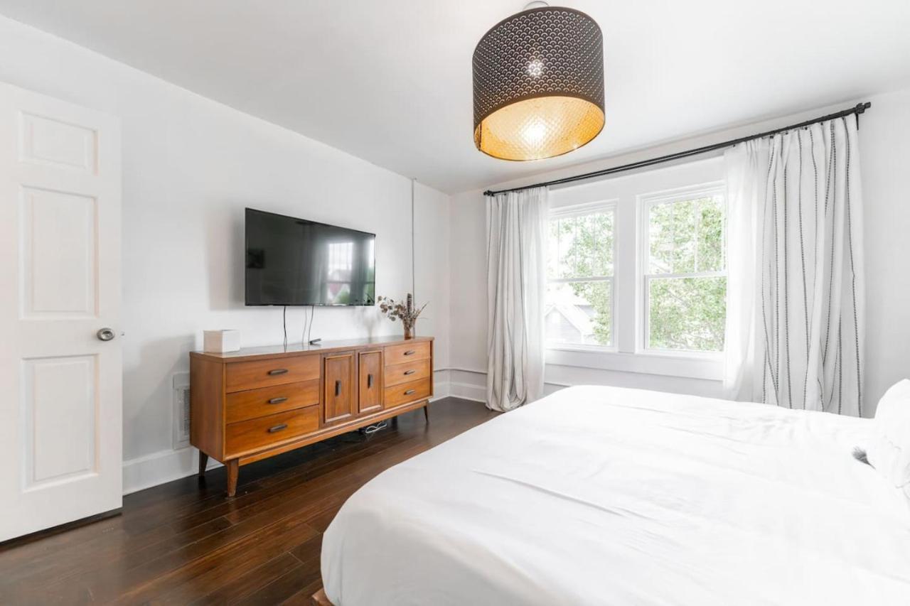 Holiday home 6 Bedroom Duplex Sleeps 14 Close To Lucas Downtown *