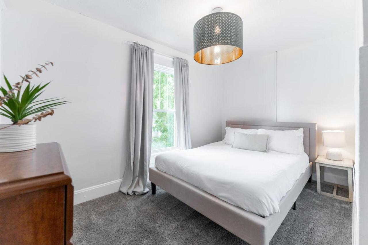 6 Bedroom Duplex Sleeps 14 Close To Lucas Downtown Holiday home