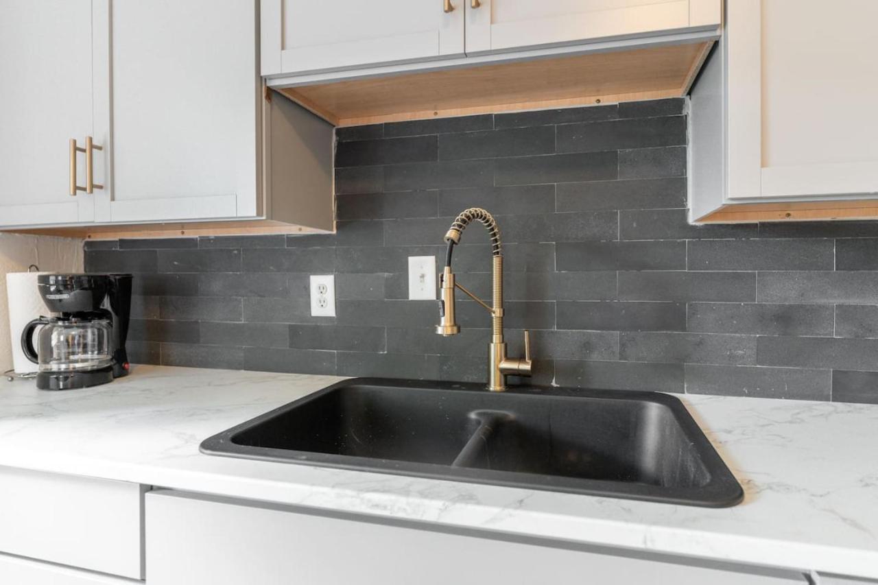 6 Bedroom Duplex Sleeps 14 Close To Lucas Downtown Holiday home Indianapolis