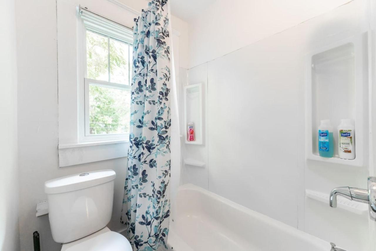 Holiday home 6 Bedroom Duplex Sleeps 14 Close To Lucas Downtown