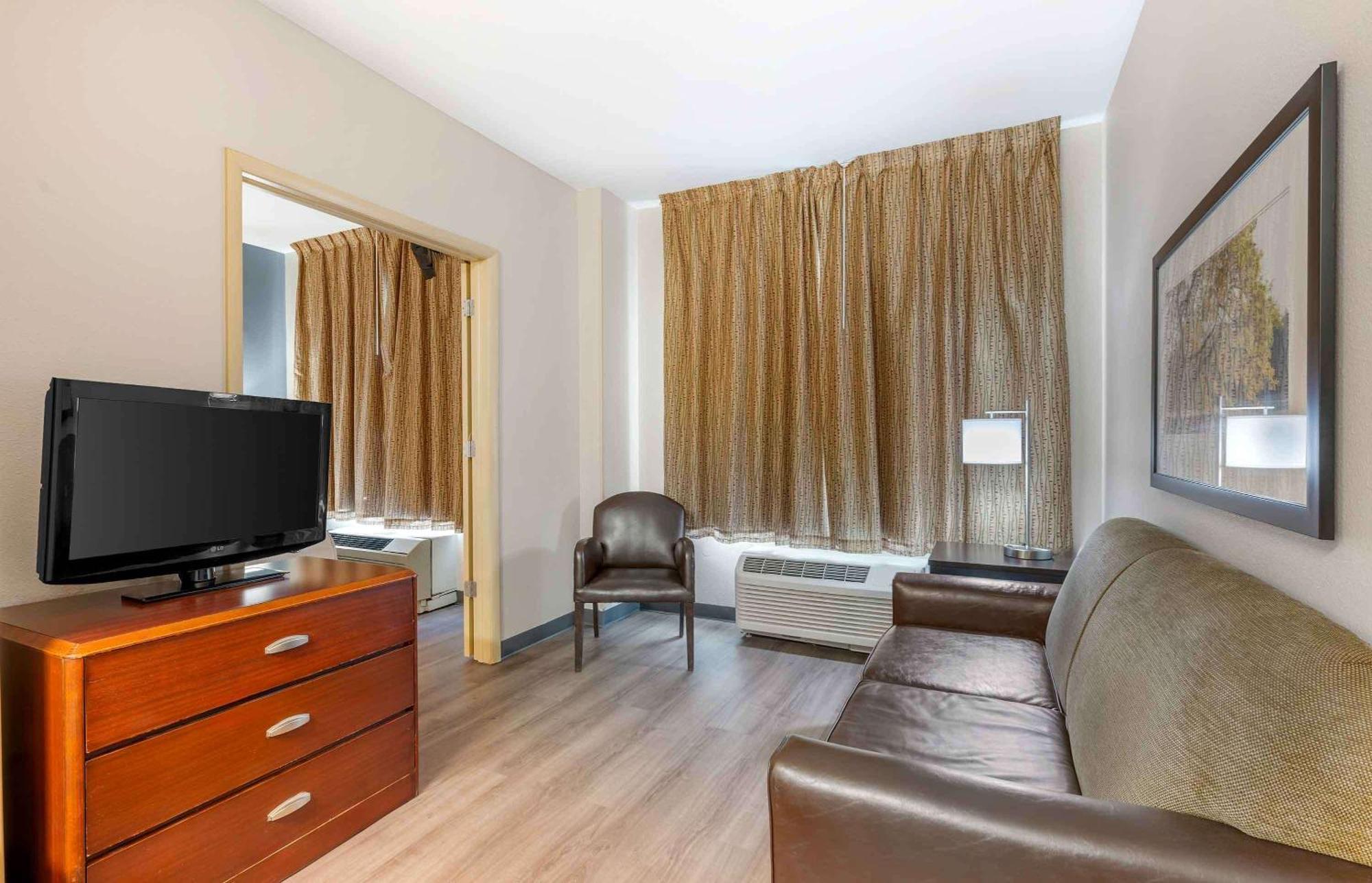 Extended America - - Airport - W Southern Ave 2*