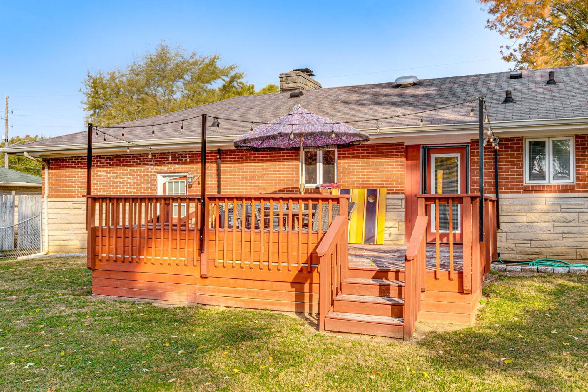 About 10 Mi To Downtown! Holiday home Indianapolis