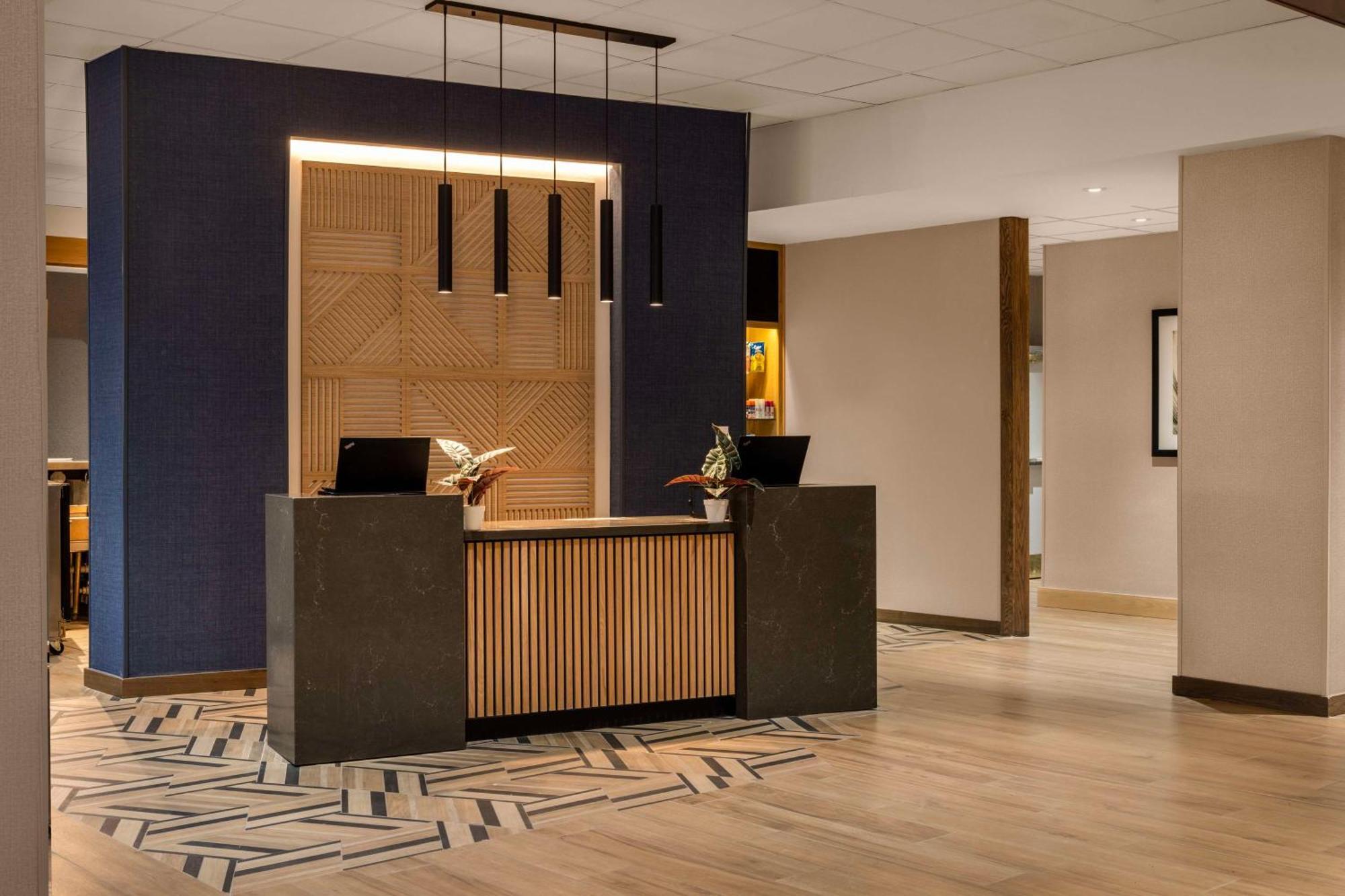 Hyatt Place Airport Hotel Indianapolis