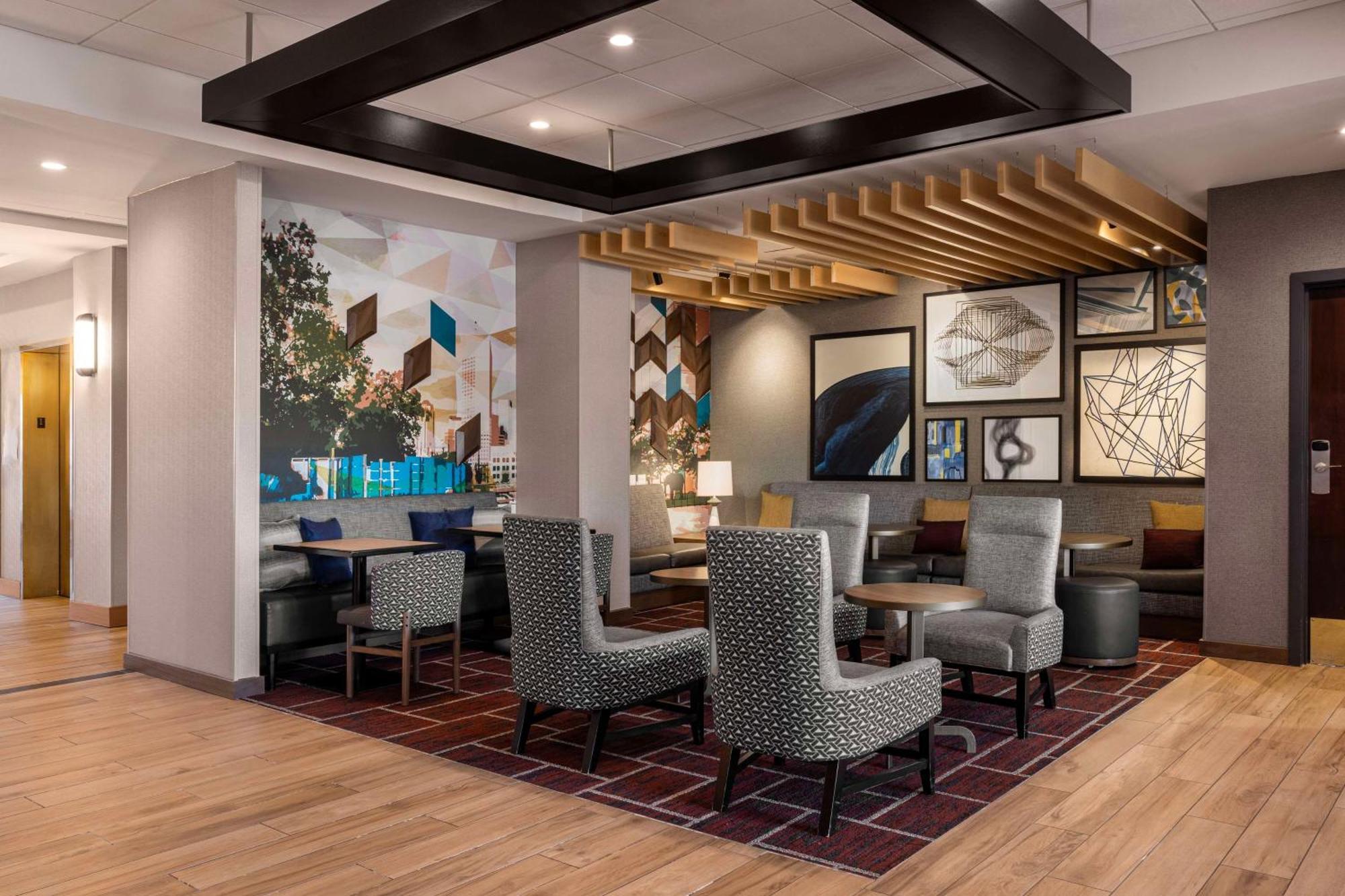 Hyatt Place Airport Hotel Indianapolis