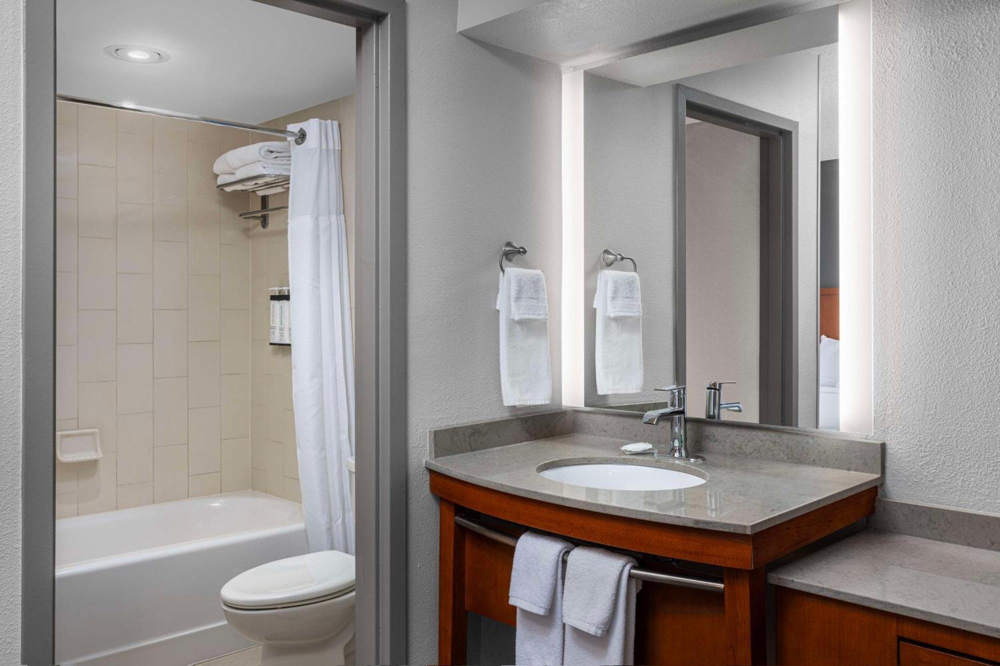 Hotel Hyatt Place Airport 3*