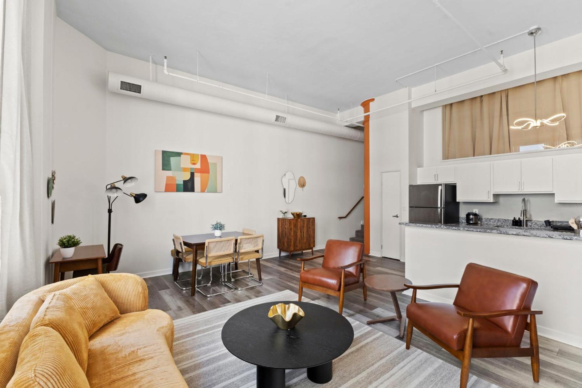 Downtown Retreat Skywalk To Mall & Near Stadium Apartment
