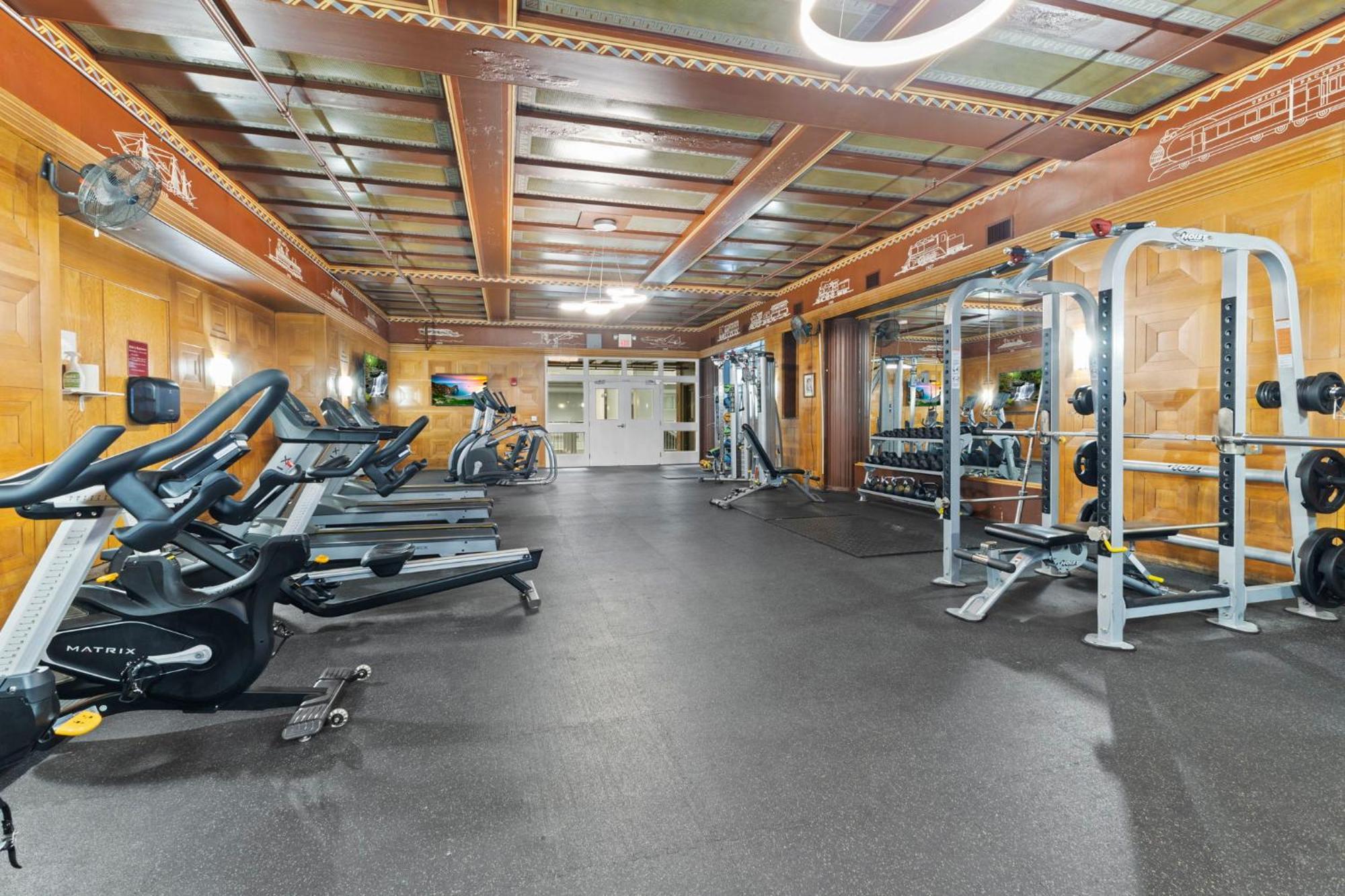 Downtown Retreat Skywalk To Mall & Near Stadium Apartment Indianapolis