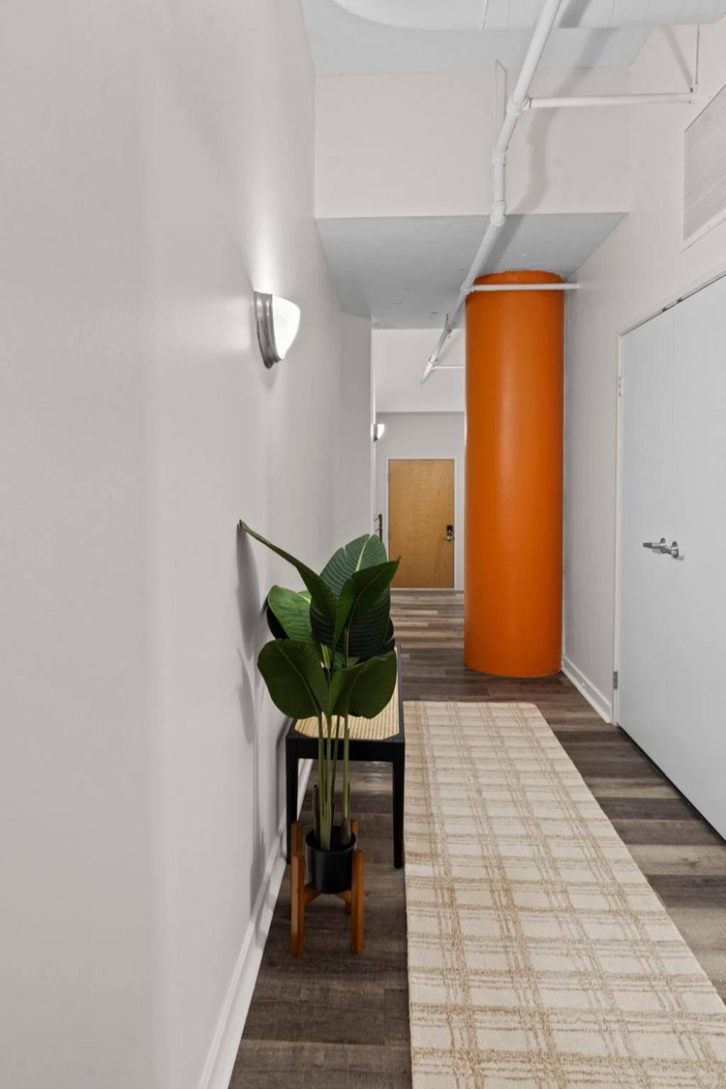 Downtown Retreat Skywalk To Mall & Near Stadium Apartment Indianapolis