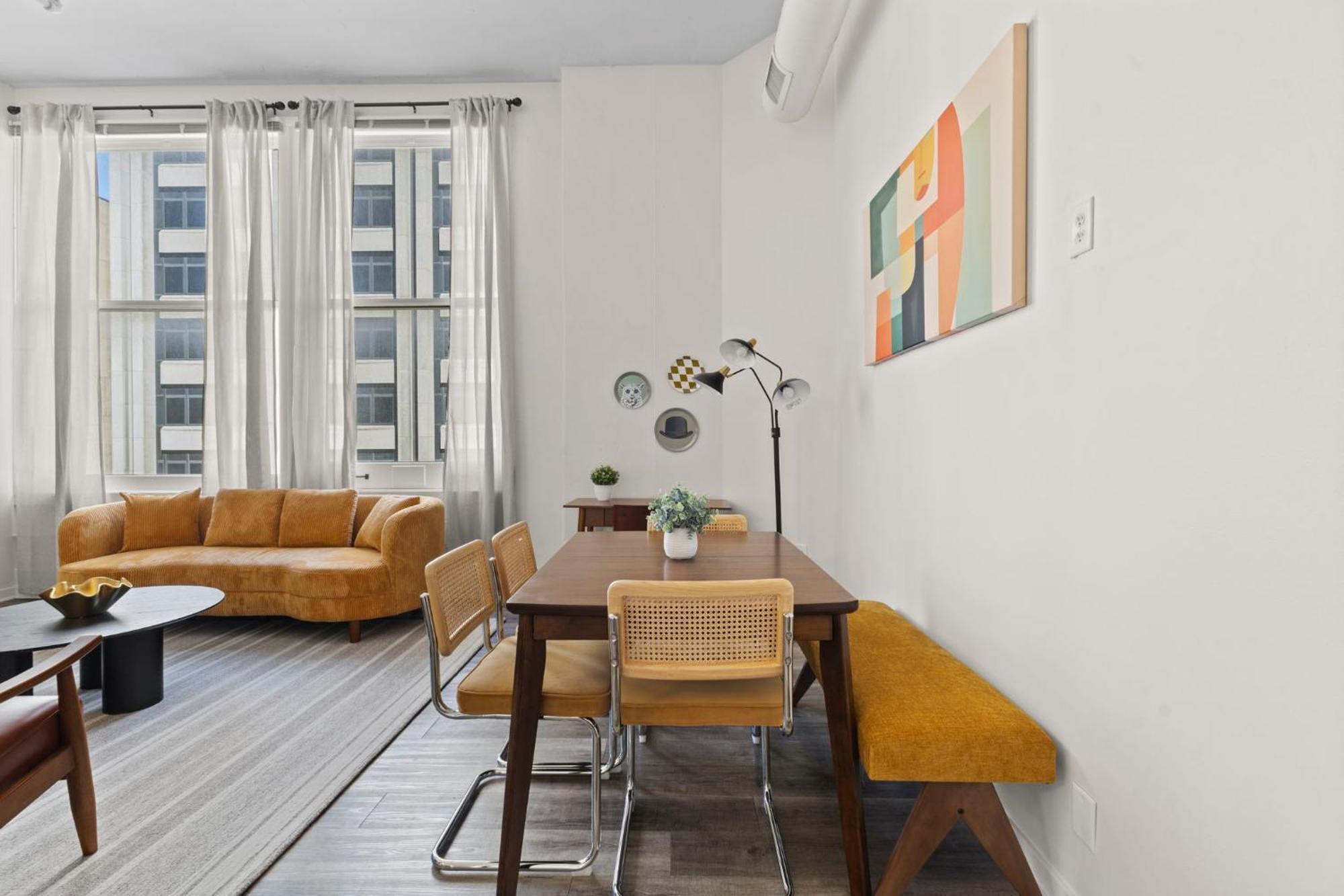 Downtown Retreat Skywalk To Mall & Near Stadium *