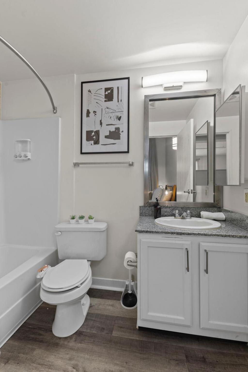 Downtown Retreat Skywalk To Mall & Near Stadium * Indianapolis