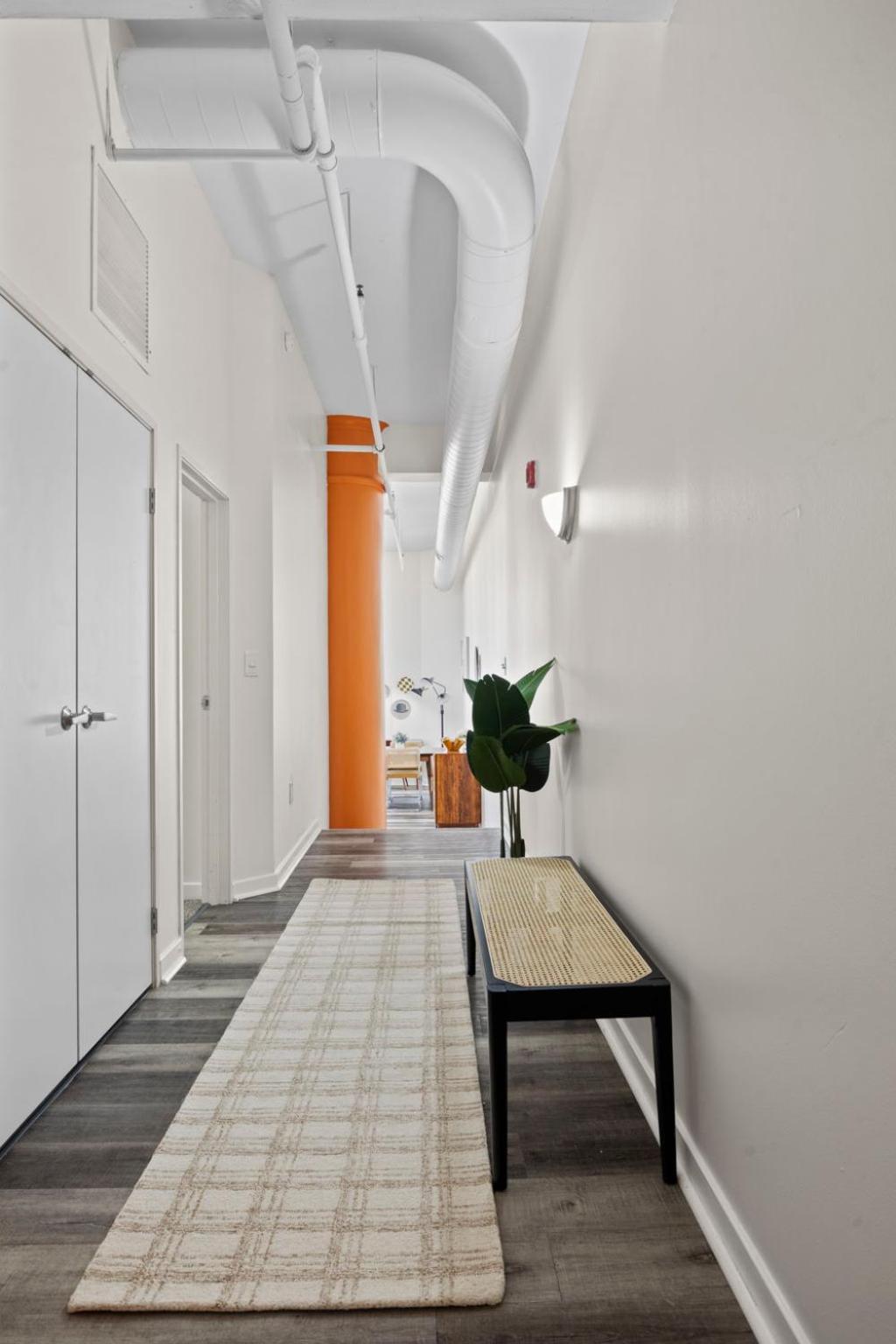 Apartment Downtown Retreat Skywalk To Mall & Near Stadium *