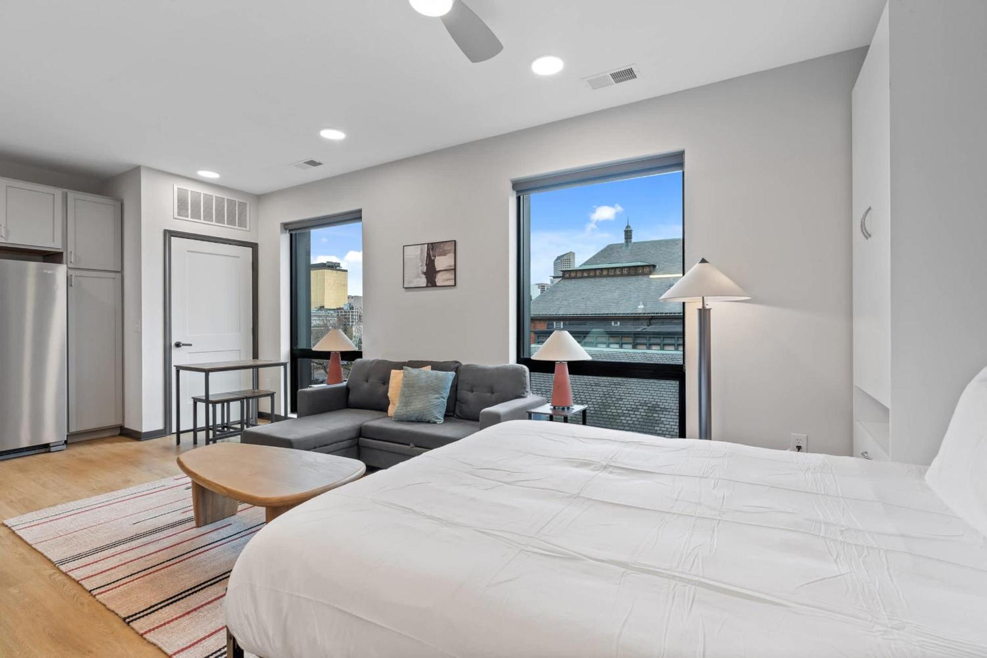 Cozysuites Mass With Parking Lounge & Roof Deck #30 Apartment Indianapolis