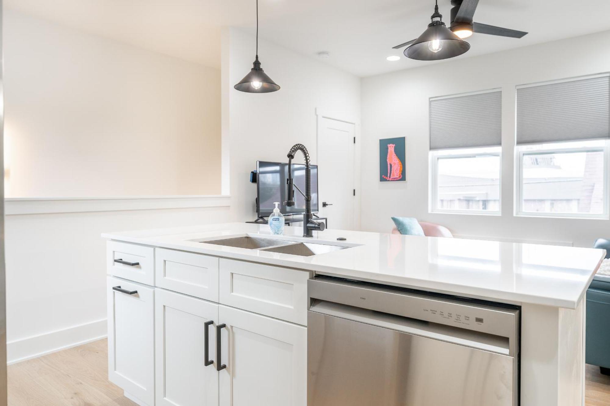 Apartment Great Location! 1br 1bath Carriagehouse *