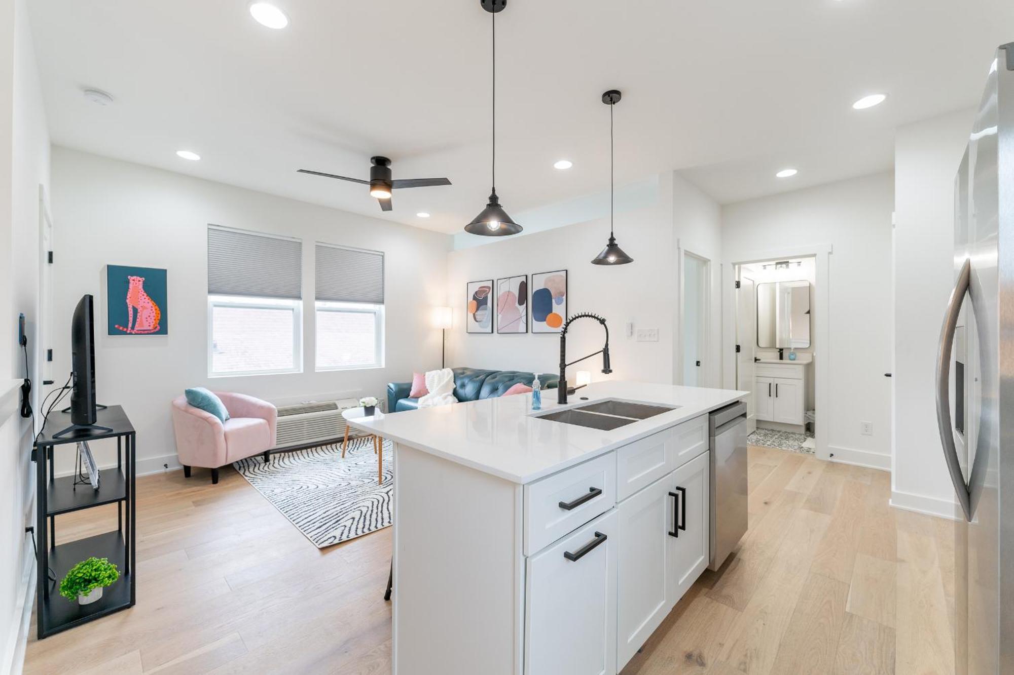 Apartment Great Location! 1br 1bath Carriagehouse *