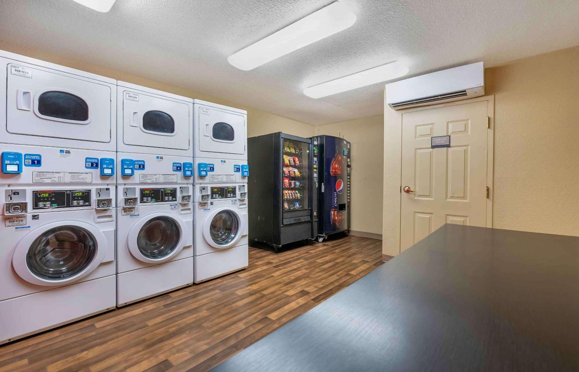 Hotel Extended America - - West 86th St